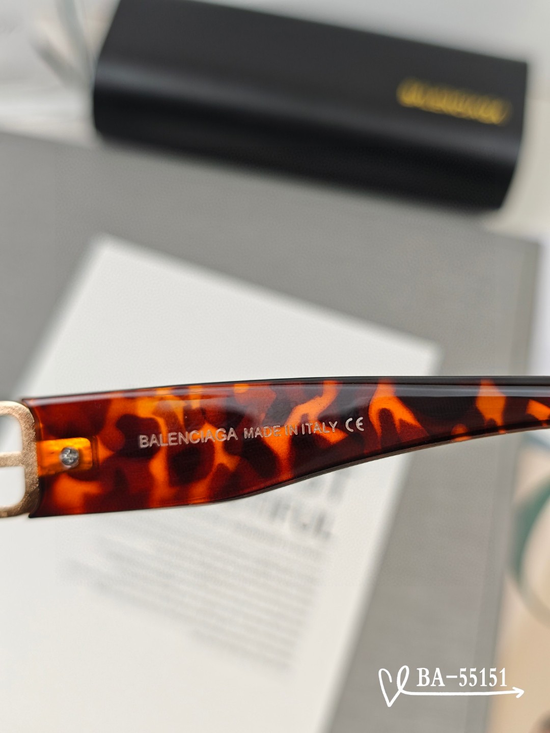   👓.【巴黎世家-Balenciaga】
         🕶.【宝丽来树脂镜片】
         
