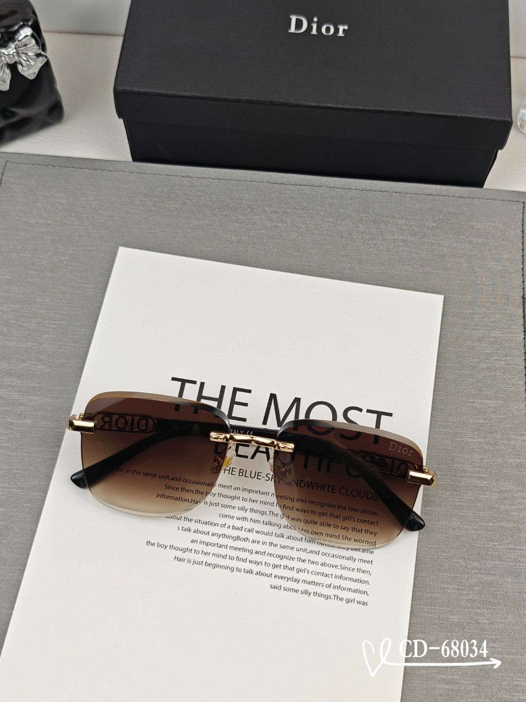    👓.【Dior-法国迪奥】
         🕶️.【宝丽来树脂偏光镜片】
         ⭐️
