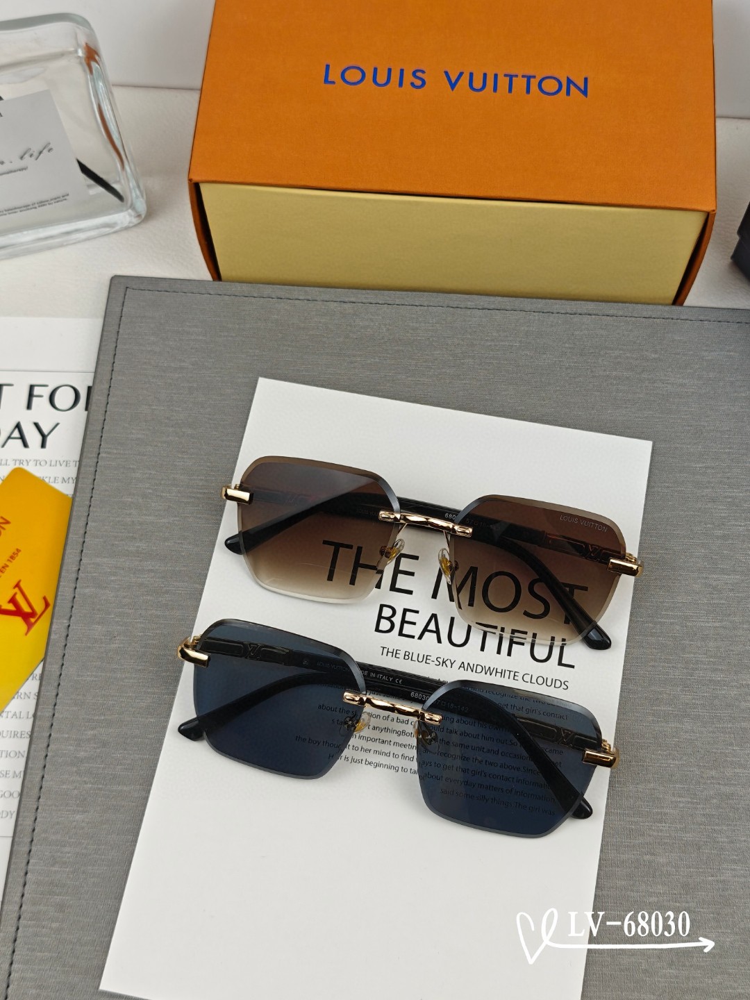    👓.【LV-路易威登】
         🕶️.【宝丽来树脂偏光镜片】
         ⭐️.【