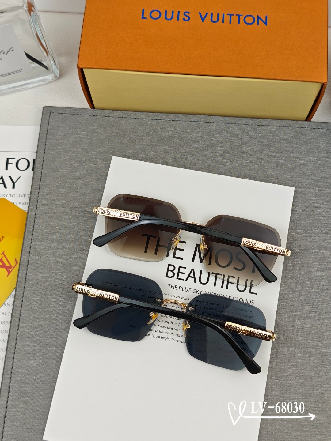    👓.【LV-路易威登】
         🕶️.【宝丽来树脂偏光镜片】
         ⭐️.【