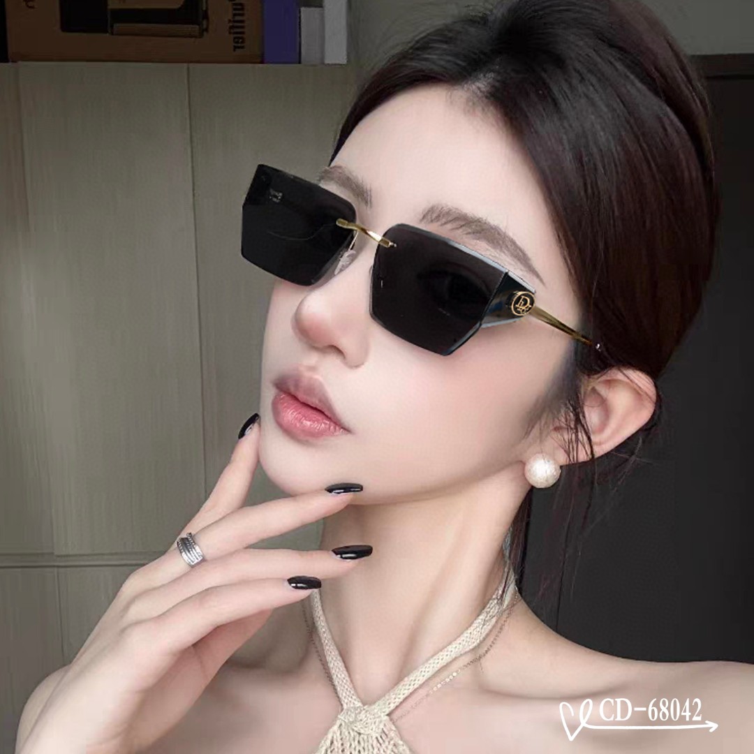    👓.【Dior-法国迪奥】
         🕶️.【宝丽来树脂偏光镜片】
         ⭐️