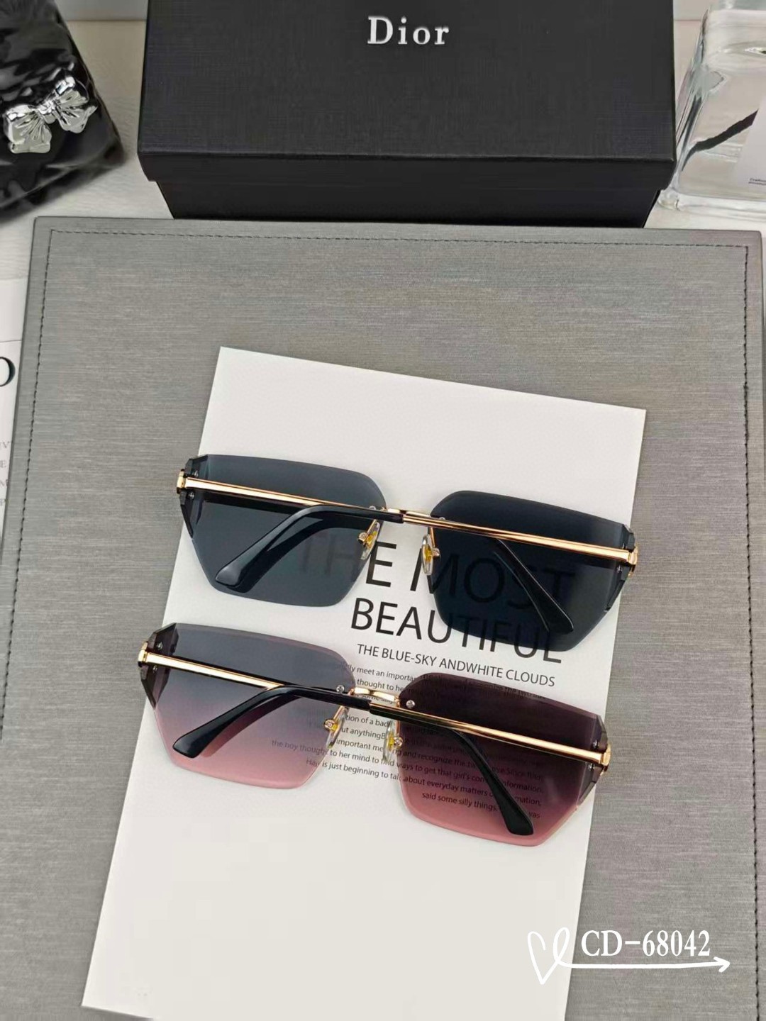   👓.【Dior-法国迪奥】
         🕶️.【宝丽来树脂偏光镜片】
         ⭐️