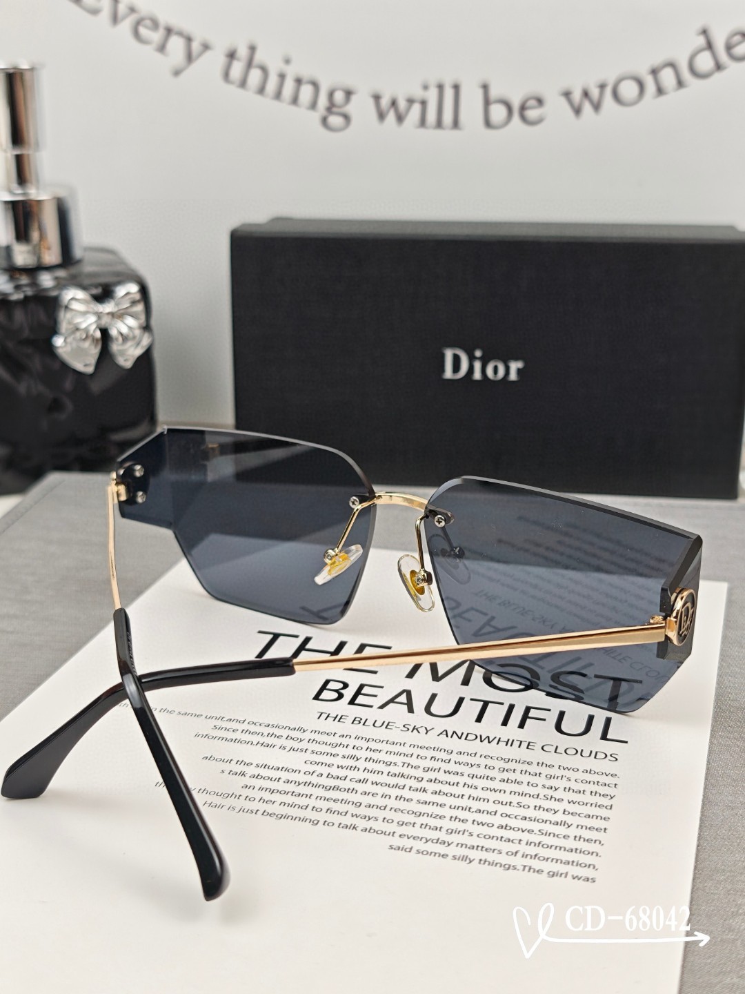    👓.【Dior-法国迪奥】
         🕶️.【宝丽来树脂偏光镜片】
         ⭐️