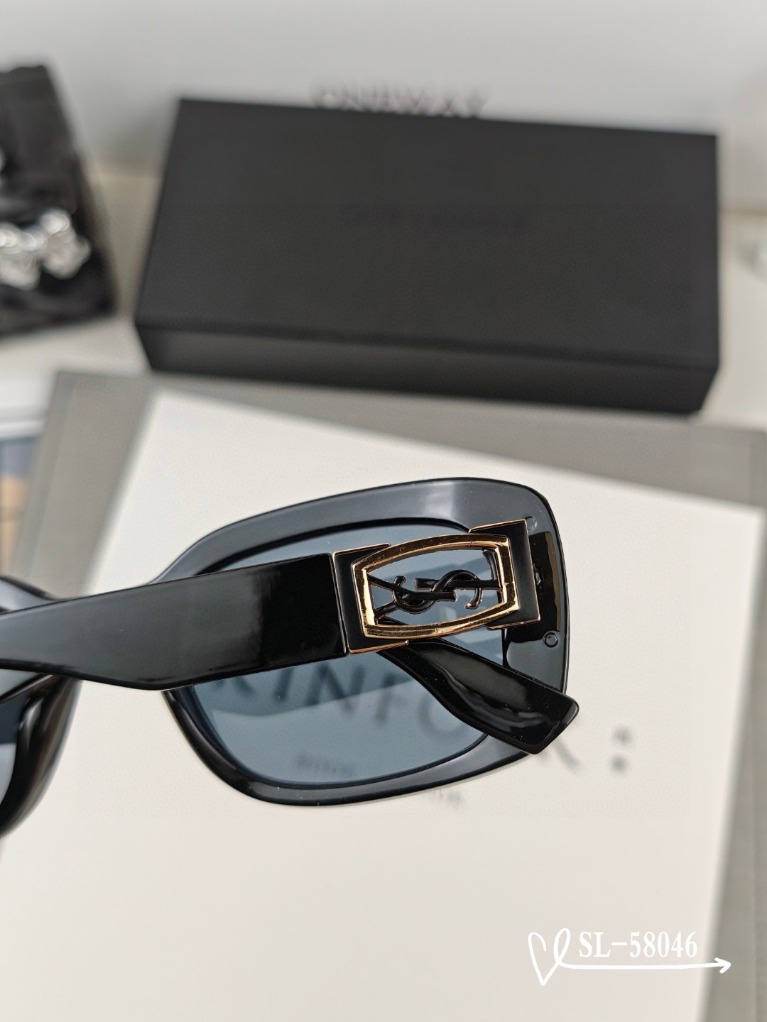   👓.【圣罗兰-ysl】
         🕶.【宝丽来树脂高清镜片】
         ⭐️ .【T