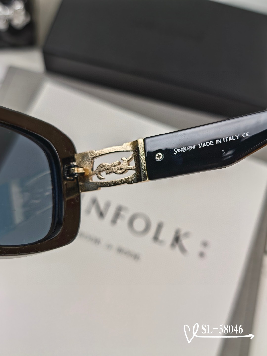   👓.【圣罗兰-ysl】
         🕶.【宝丽来树脂高清镜片】
         ⭐️ .【T