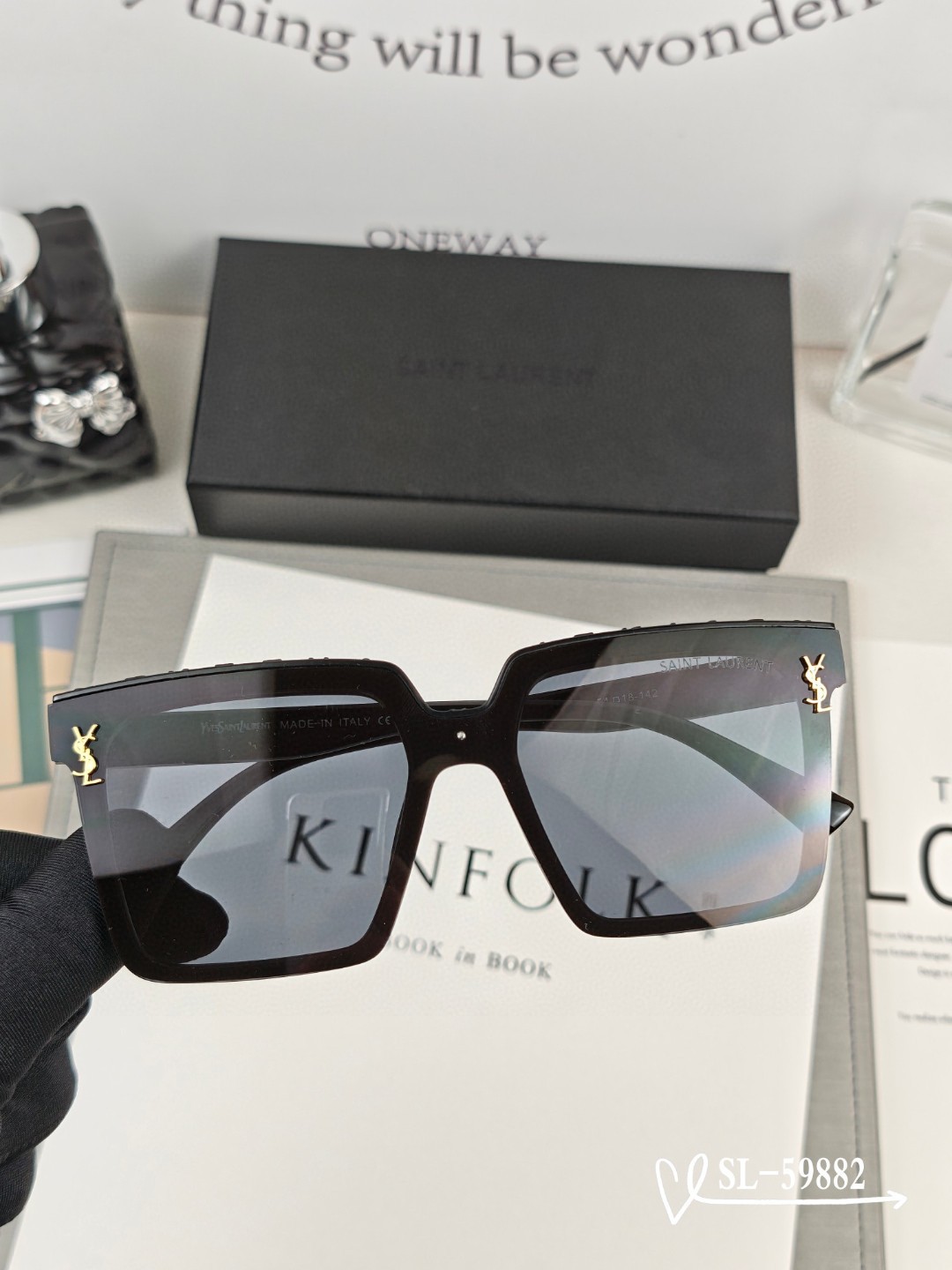   👓.【圣罗兰-ysl】
         🕶.【宝丽来树脂高清镜片】
         ⭐️ .【T