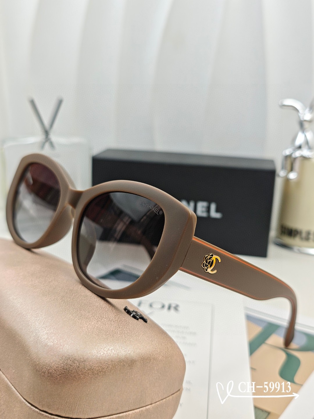   👓.【法国香奈儿-CHANEL】
         🕶.【宝丽来树脂高清镜片】
         ⭐