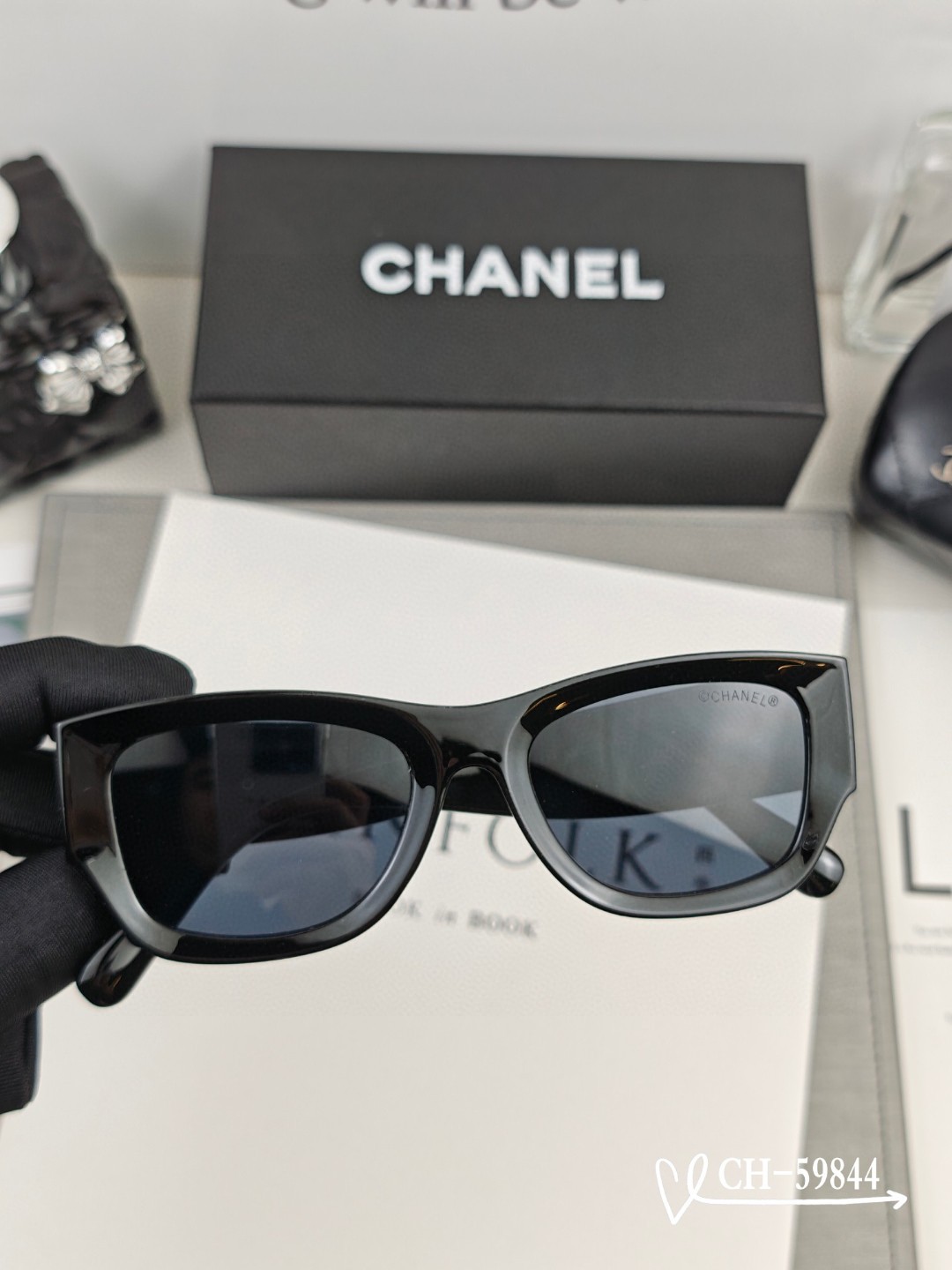   👓.【法国香奈儿-CHANEL】
         🕶.【宝丽来树脂高清镜片】
         ⭐