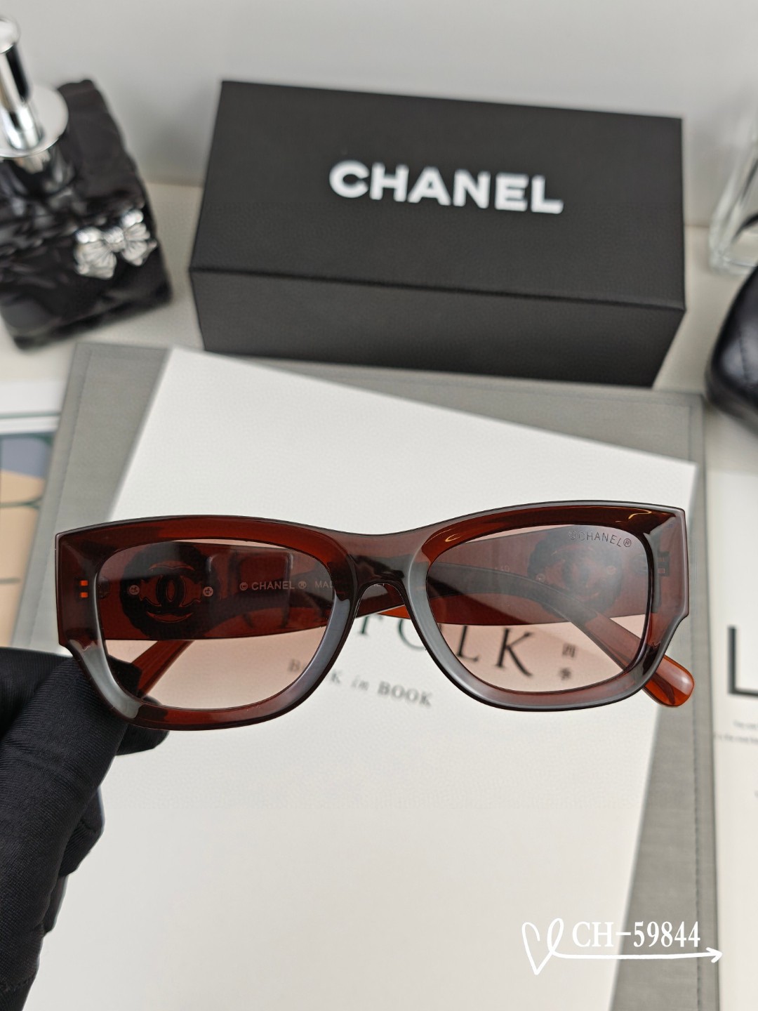   👓.【法国香奈儿-CHANEL】
         🕶.【宝丽来树脂高清镜片】
         ⭐