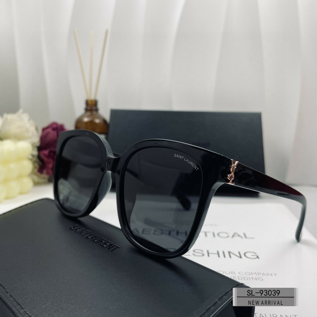   👓.【圣罗兰-ysl】
         🕶.【宝丽来树脂高清镜片】
         ⭐️ .【T