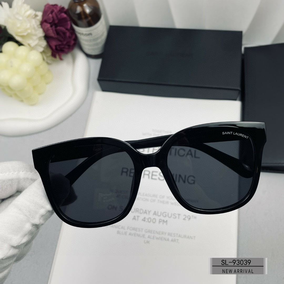   👓.【圣罗兰-ysl】
         🕶.【宝丽来树脂高清镜片】
         ⭐️ .【T
