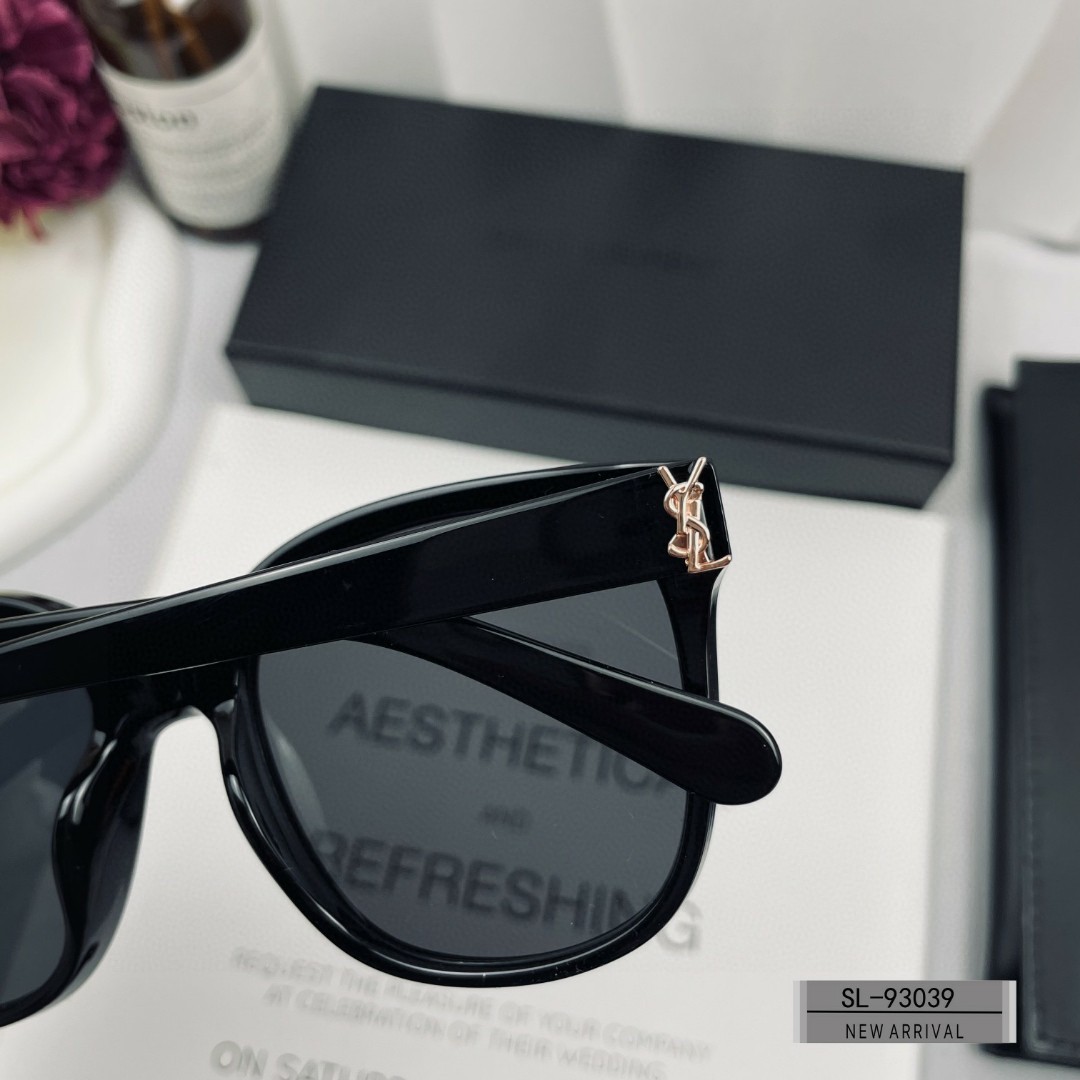   👓.【圣罗兰-ysl】
         🕶.【宝丽来树脂高清镜片】
         ⭐️ .【T