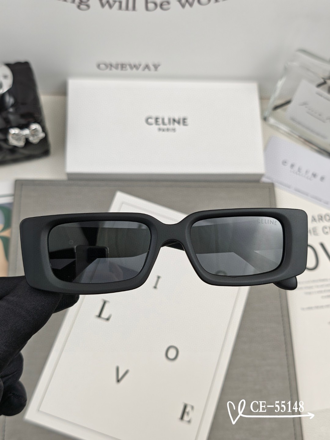   👓.【法国塞林-CELINE】
         🕶️.【宝丽来树脂偏光镜片】
         ⭐