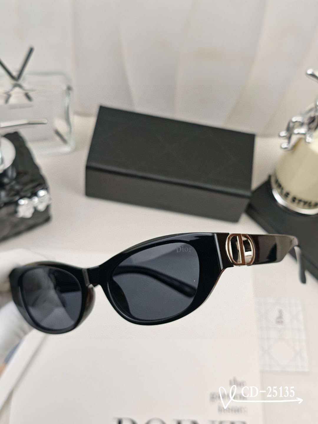    👓.【法国迪奥-DIOR】
         🕶️.【宝丽来树脂偏光镜片】
         ⭐️