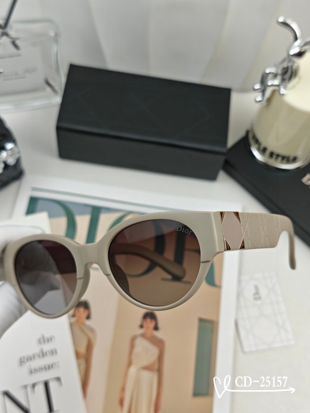    👓.【法国迪奥-DIOR】
         🕶️.【宝丽来树脂偏光镜片】
         ⭐️