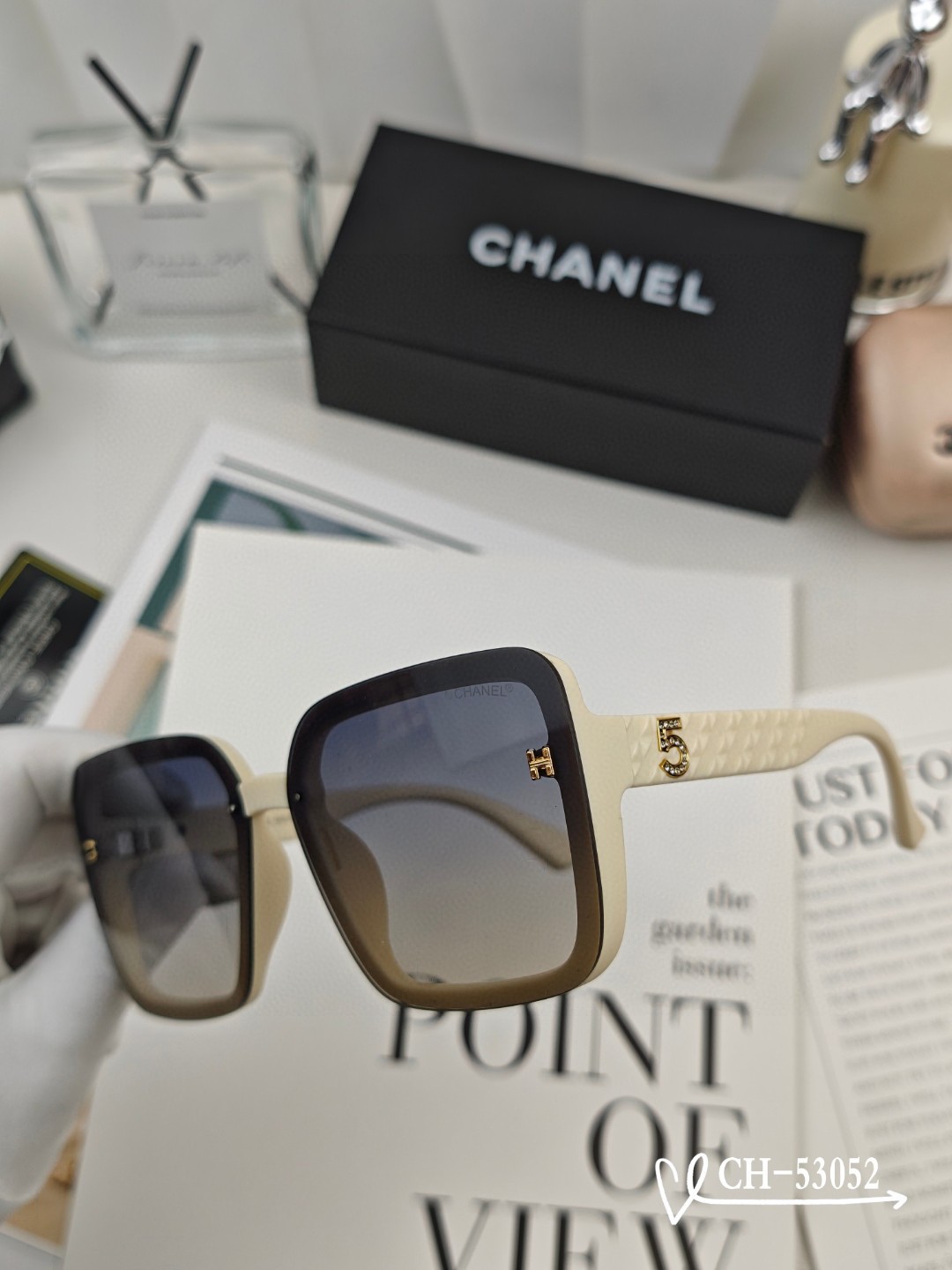   👓.【法国香奈儿-CHANEL】
         🕶.【宝丽来树脂高清镜片】
         ⭐