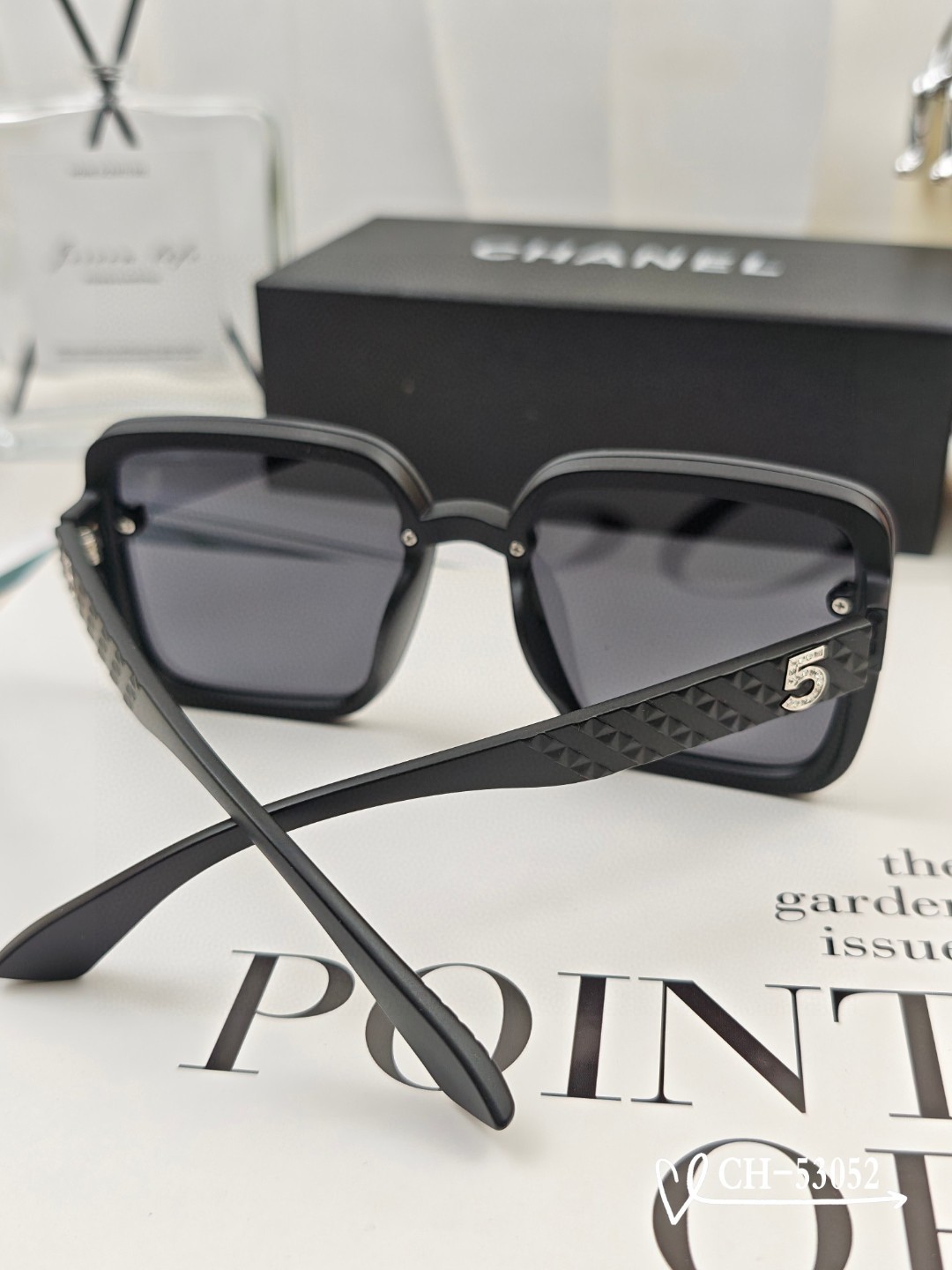   👓.【法国香奈儿-CHANEL】
         🕶.【宝丽来树脂高清镜片】
         ⭐