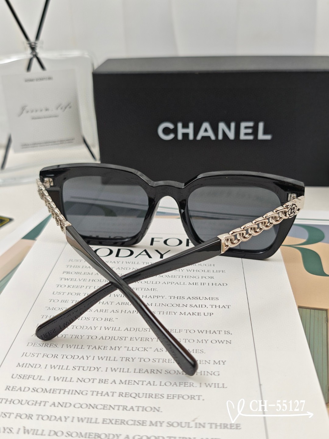  👓.【法国香奈儿-CHANEL】
         🕶.【宝丽来树脂高清镜片】
         ⭐