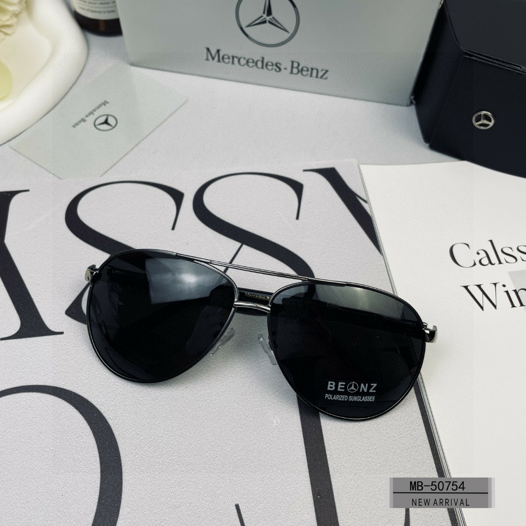    👓.【MercedesBenz- 奔驰】
         🕶.【宝丽来树脂偏光镜片】
     