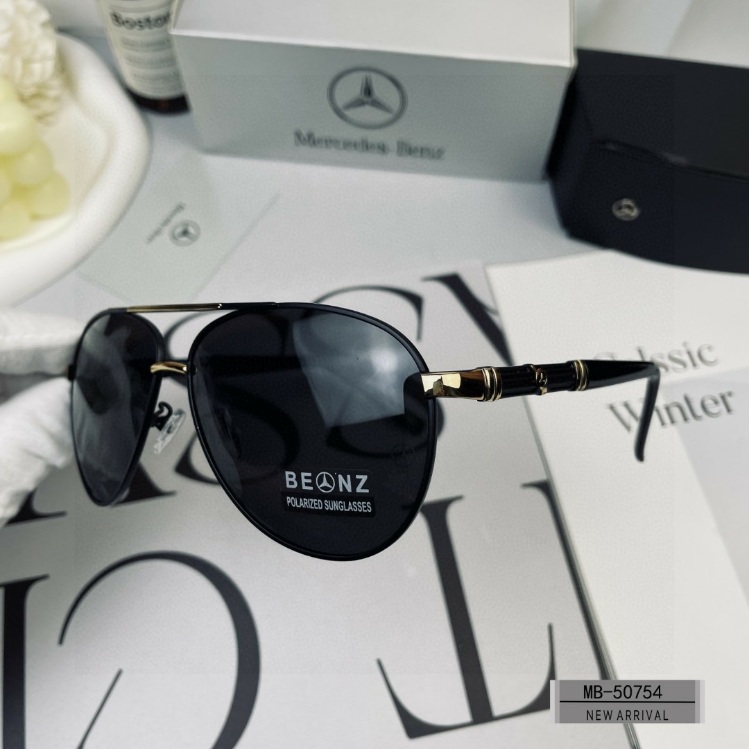    👓.【MercedesBenz- 奔驰】
         🕶.【宝丽来树脂偏光镜片】
     