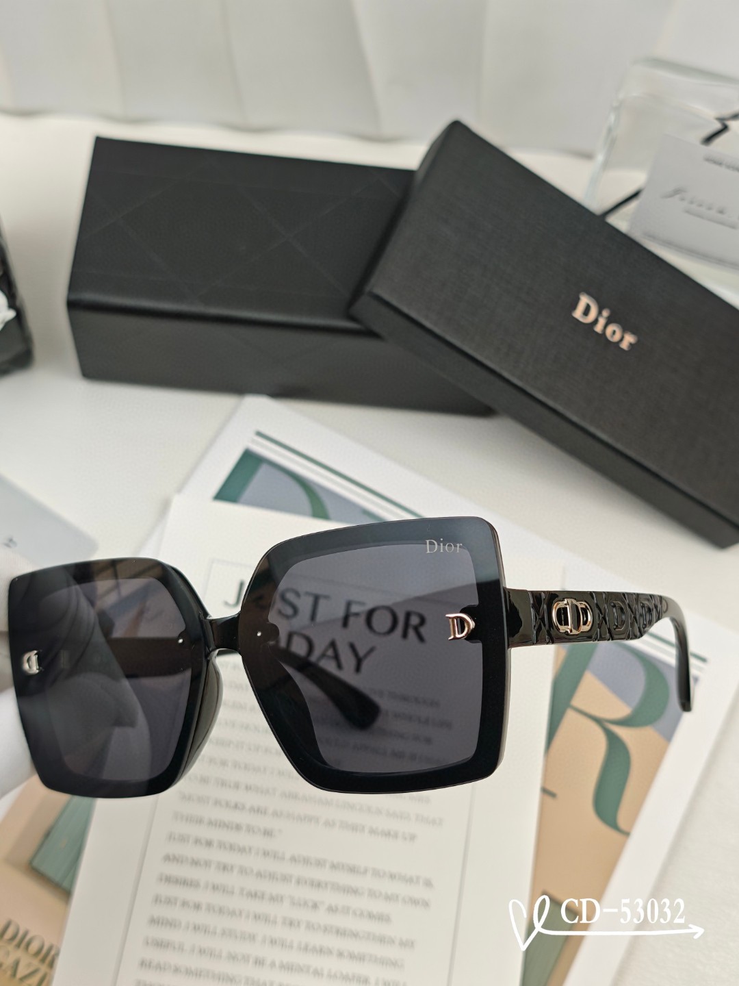    👓.【法国迪奥-DIOR】
         🕶️.【宝丽来树脂偏光镜片】
         ⭐️