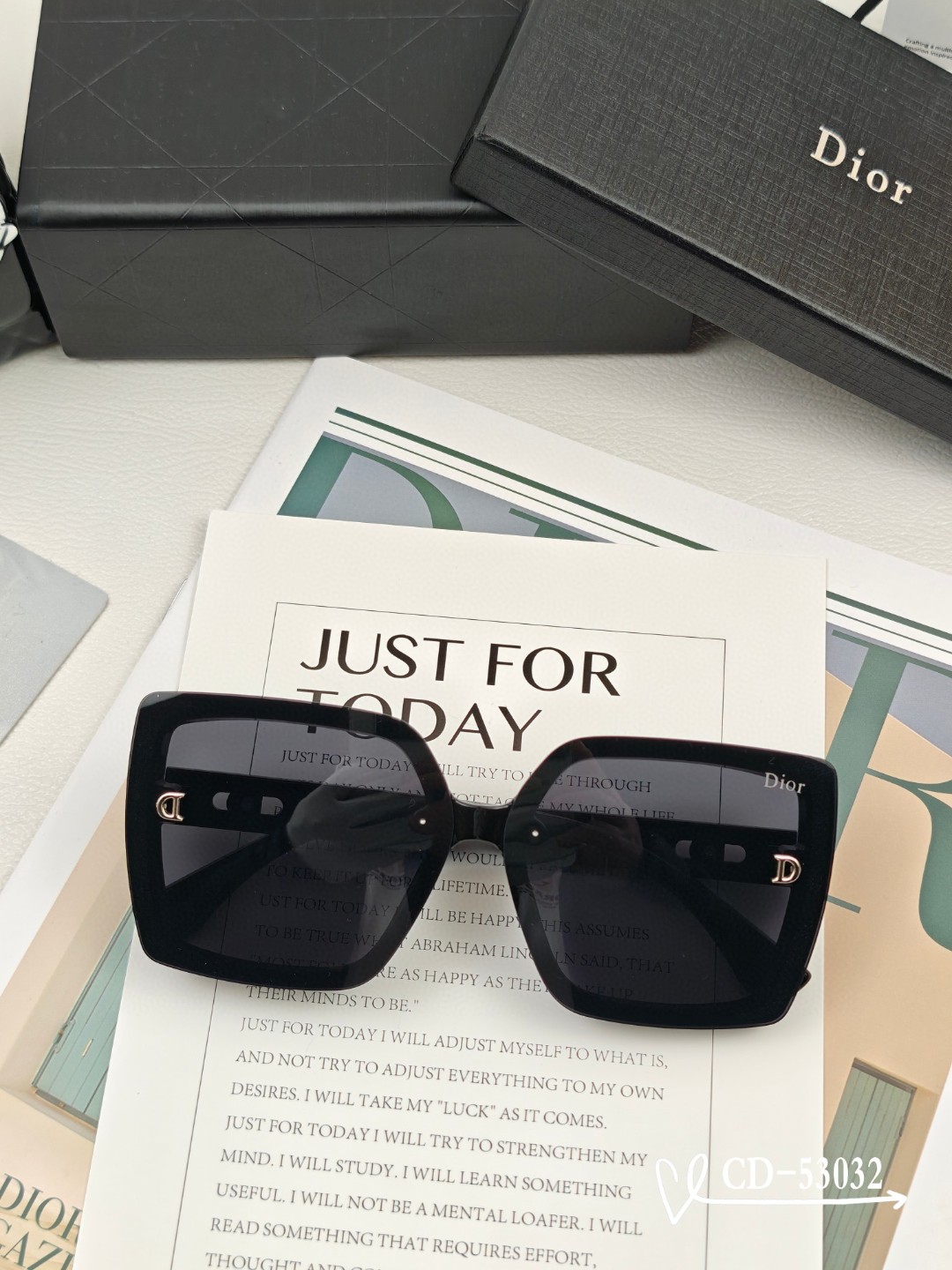    👓.【法国迪奥-DIOR】
         🕶️.【宝丽来树脂偏光镜片】
         ⭐️