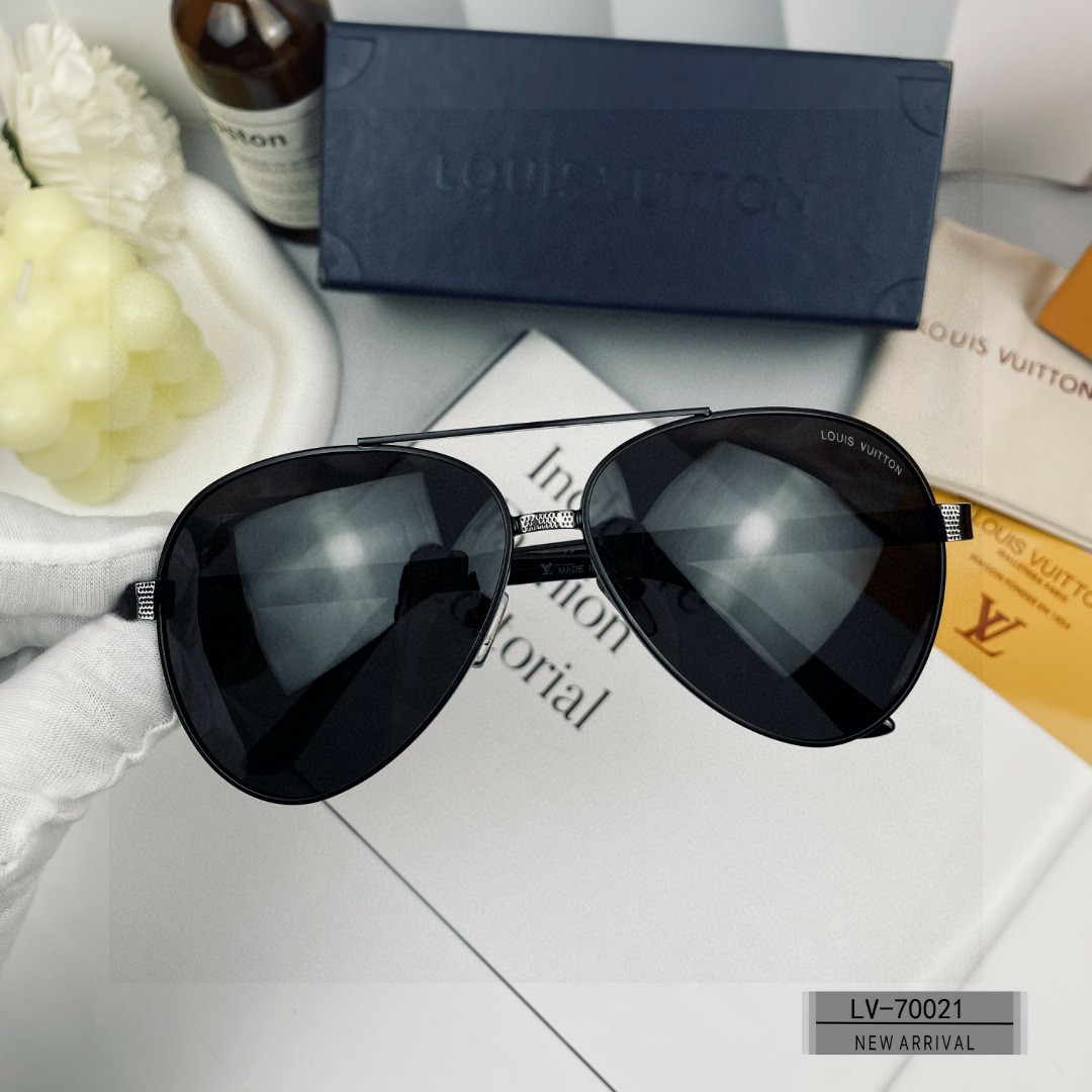    👓.【法国路易威登-LV】
         🕶.【宝丽来树脂偏光镜片】
         ⭐️ 