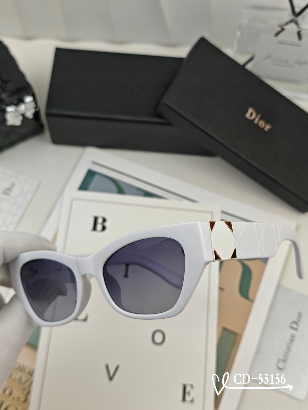    👓.【法国迪奥-DIOR】
         🕶️.【宝丽来树脂偏光镜片】
         ⭐️