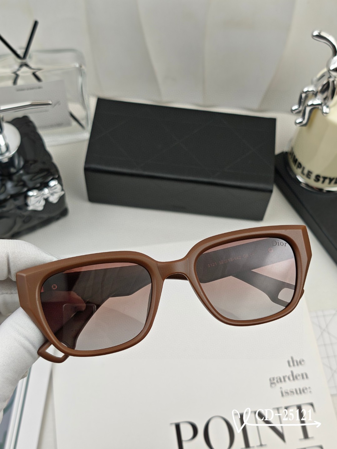    👓.【法国迪奥-DIOR】
         🕶️.【宝丽来树脂偏光镜片】
         ⭐️