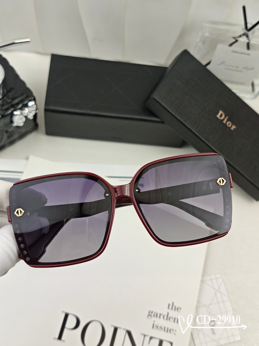    👓.【法国迪奥-DIOR】
         🕶️.【宝丽来树脂偏光镜片】
         ⭐️