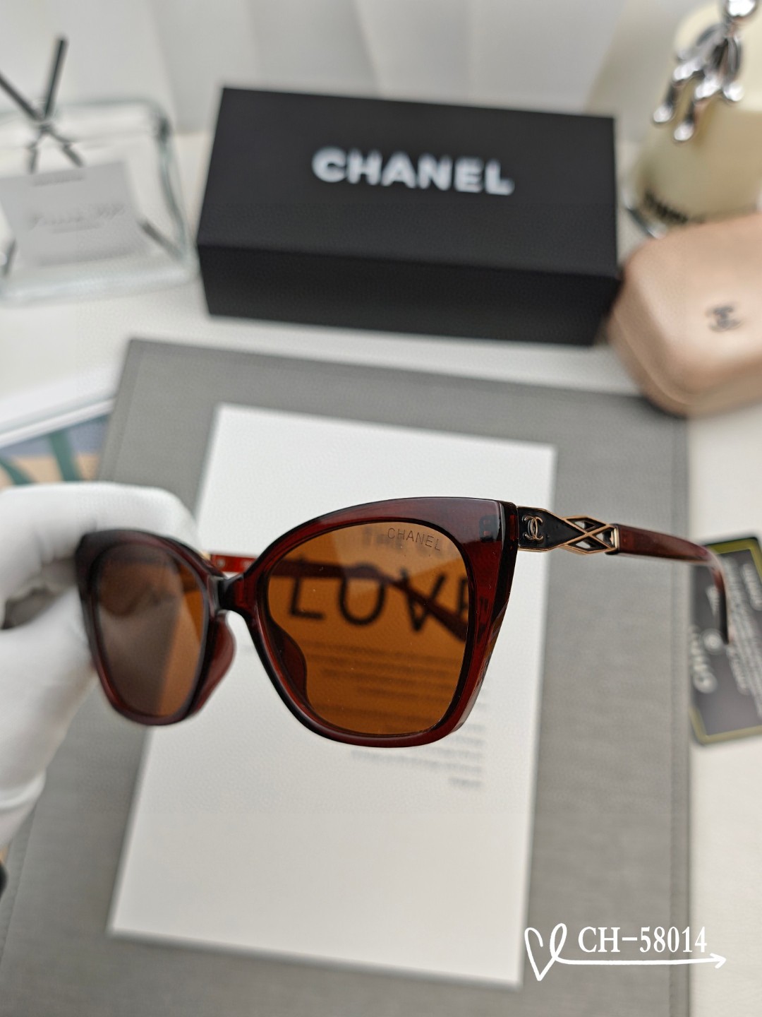   👓.【法国香奈儿-CHANEL】
         🕶.【宝丽来树脂高清镜片】
         ⭐