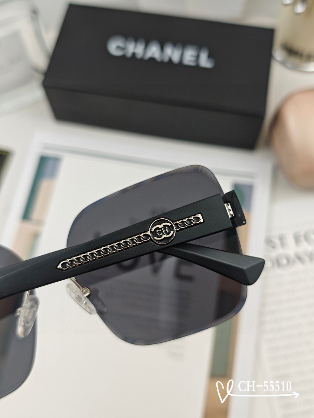   👓.【法国香奈儿-CHANEL】
         🕶.【宝丽来树脂高清镜片】
         ⭐
