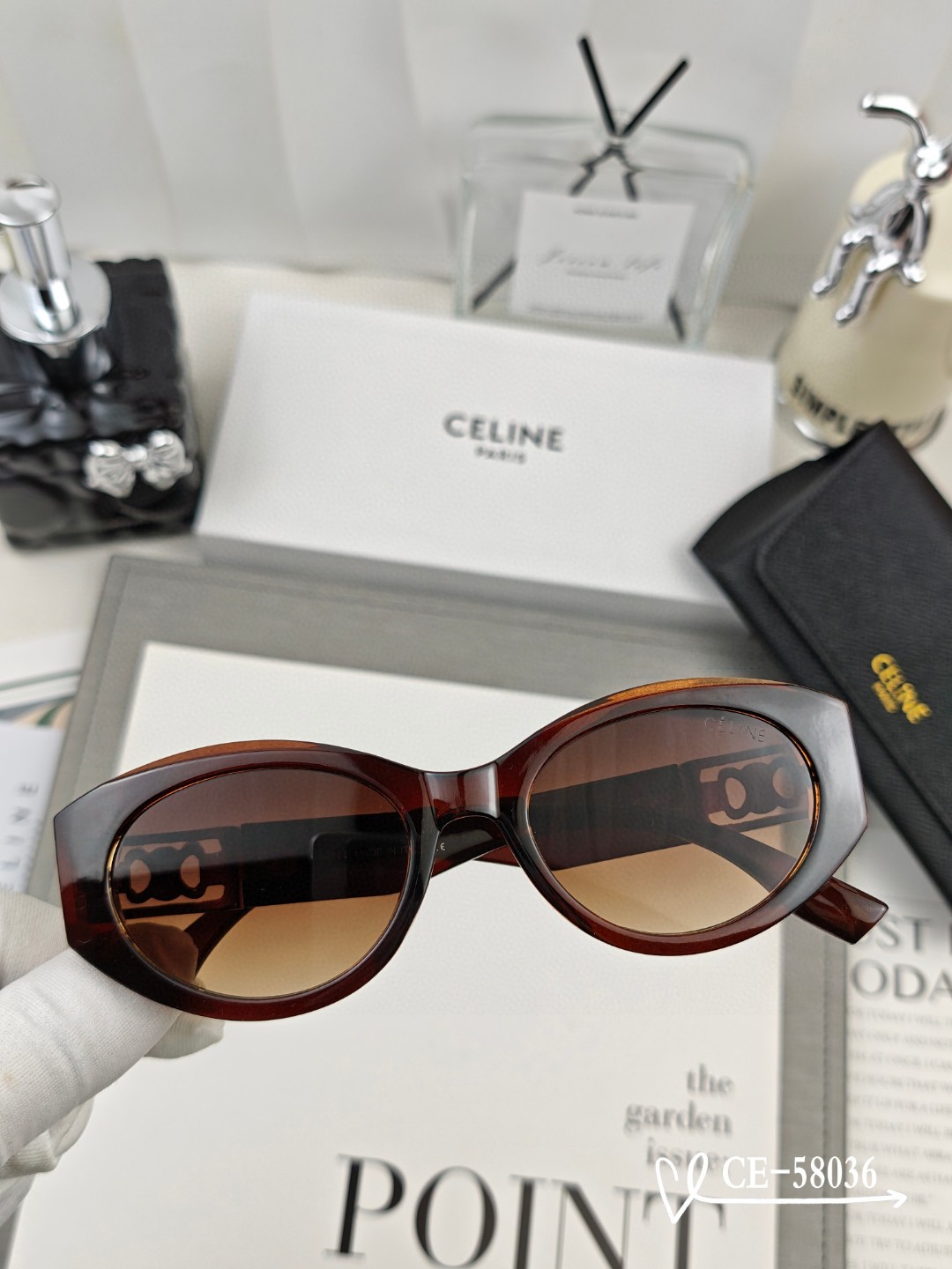    👓.【法国塞林-CELINE】
         🕶️.【宝丽来树脂偏光镜片】
         