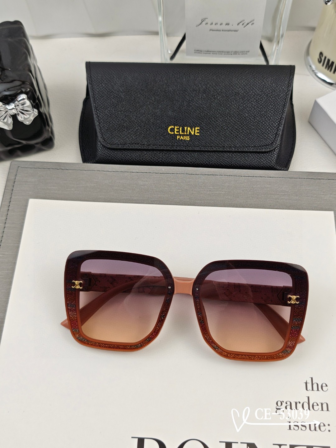    👓.【法国塞林-CELINE】
         🕶️.【宝丽来树脂偏光镜片】
         