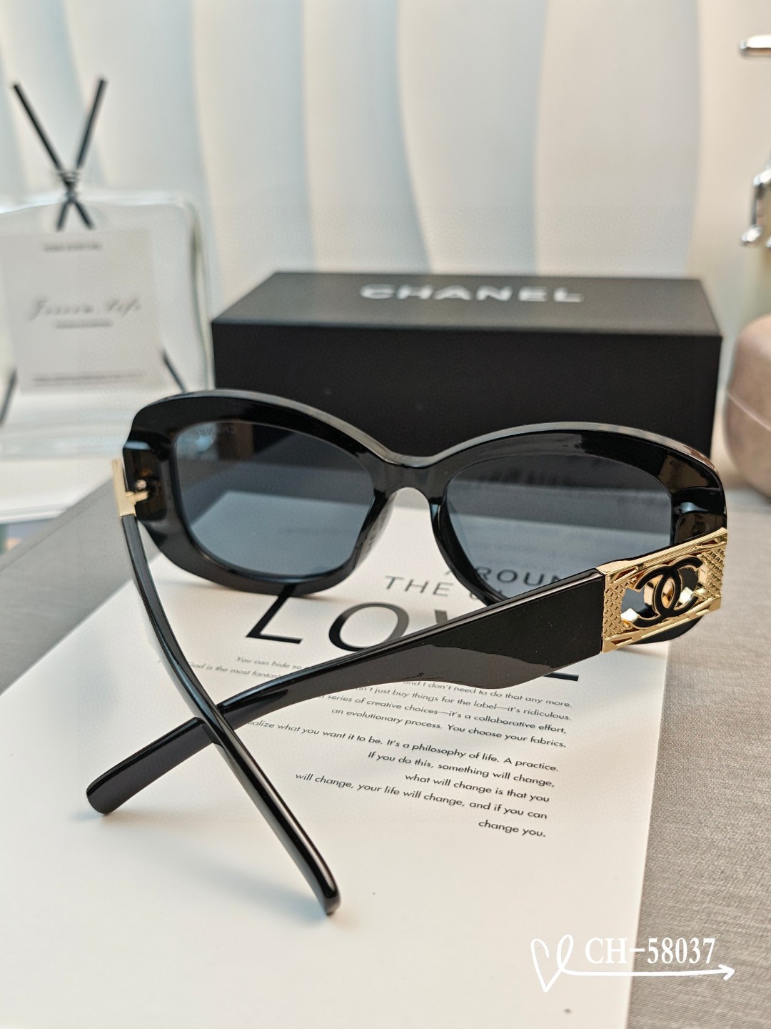   👓.【法国香奈儿-CHANEL】
         🕶.【宝丽来树脂高清镜片】
         ⭐