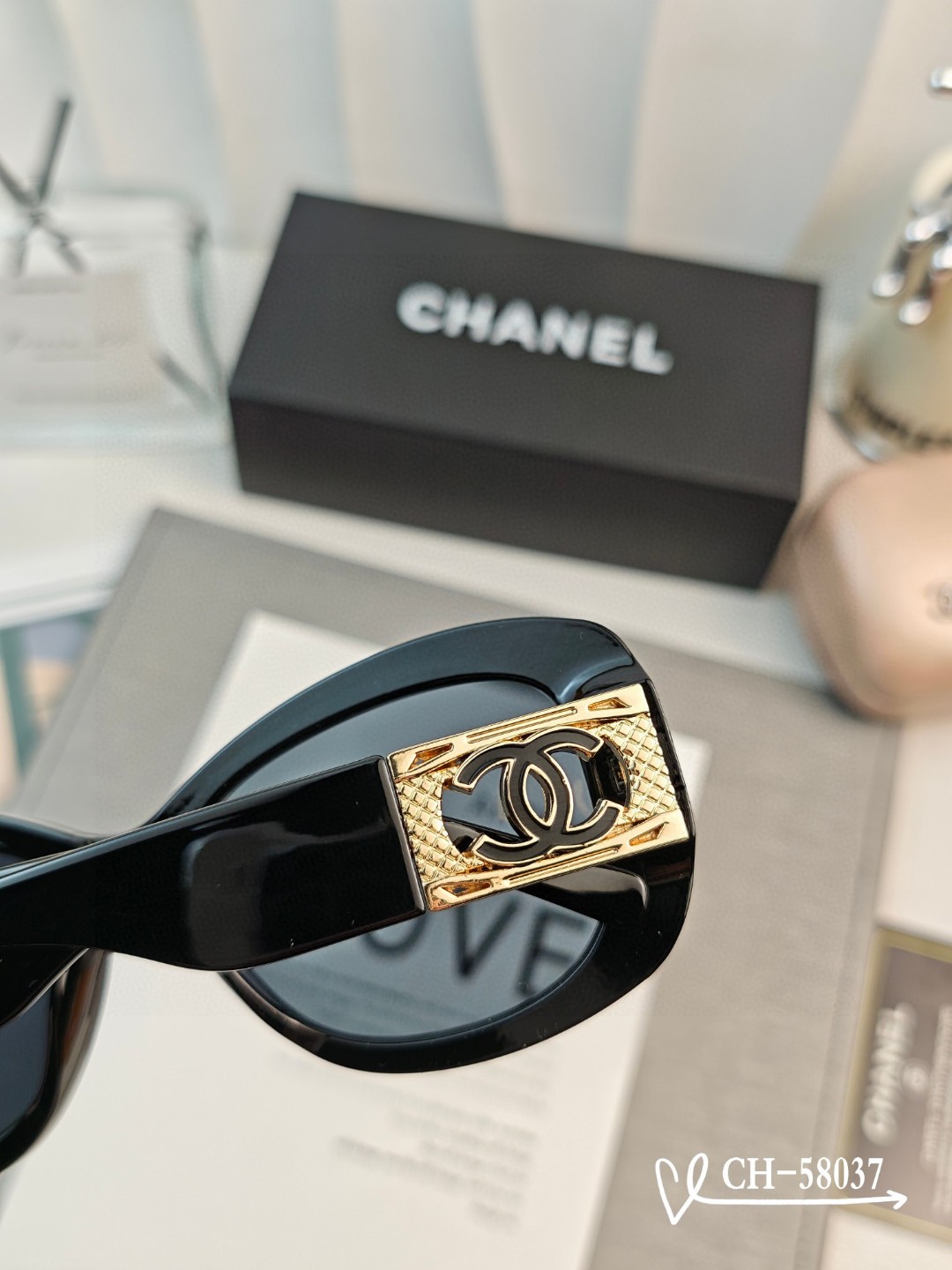   👓.【法国香奈儿-CHANEL】
         🕶.【宝丽来树脂高清镜片】
         ⭐
