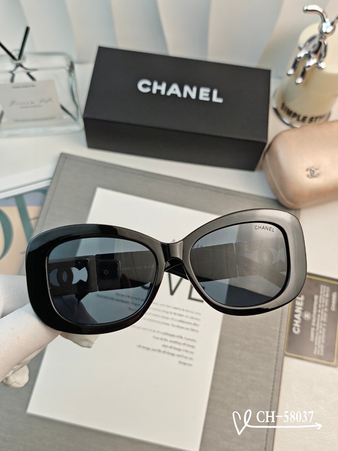   👓.【法国香奈儿-CHANEL】
         🕶.【宝丽来树脂高清镜片】
         ⭐