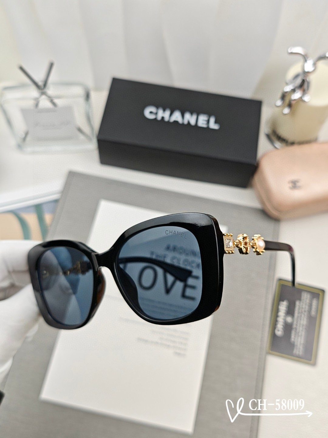   👓.【法国香奈儿-CHANEL】
         🕶.【宝丽来树脂高清镜片】
         ⭐