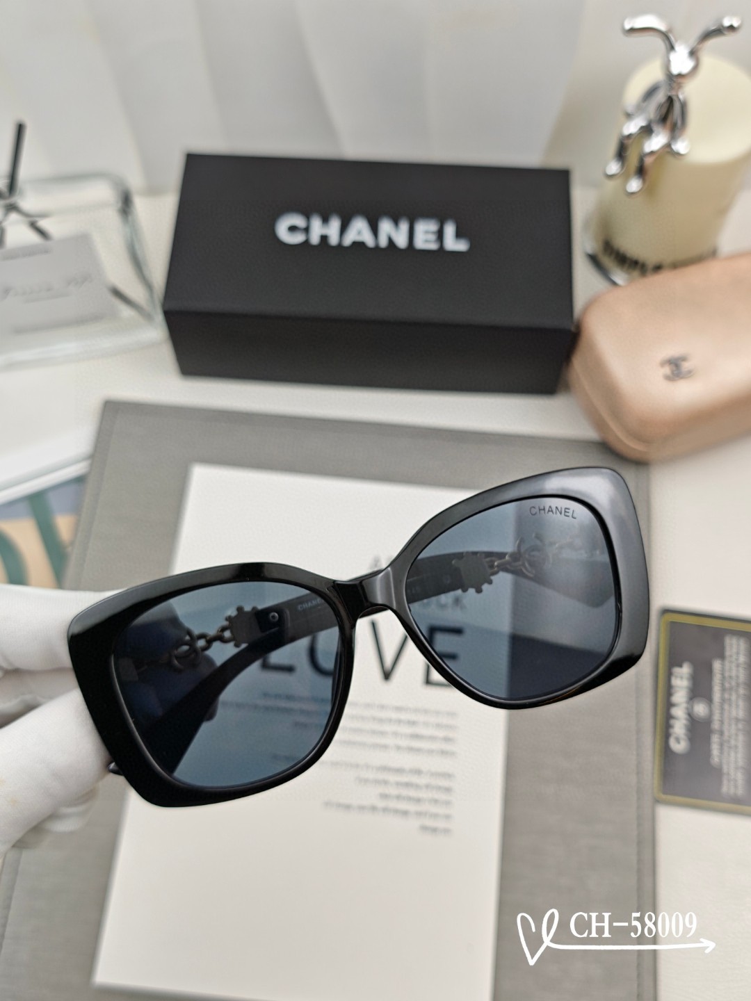   👓.【法国香奈儿-CHANEL】
         🕶.【宝丽来树脂高清镜片】
         ⭐