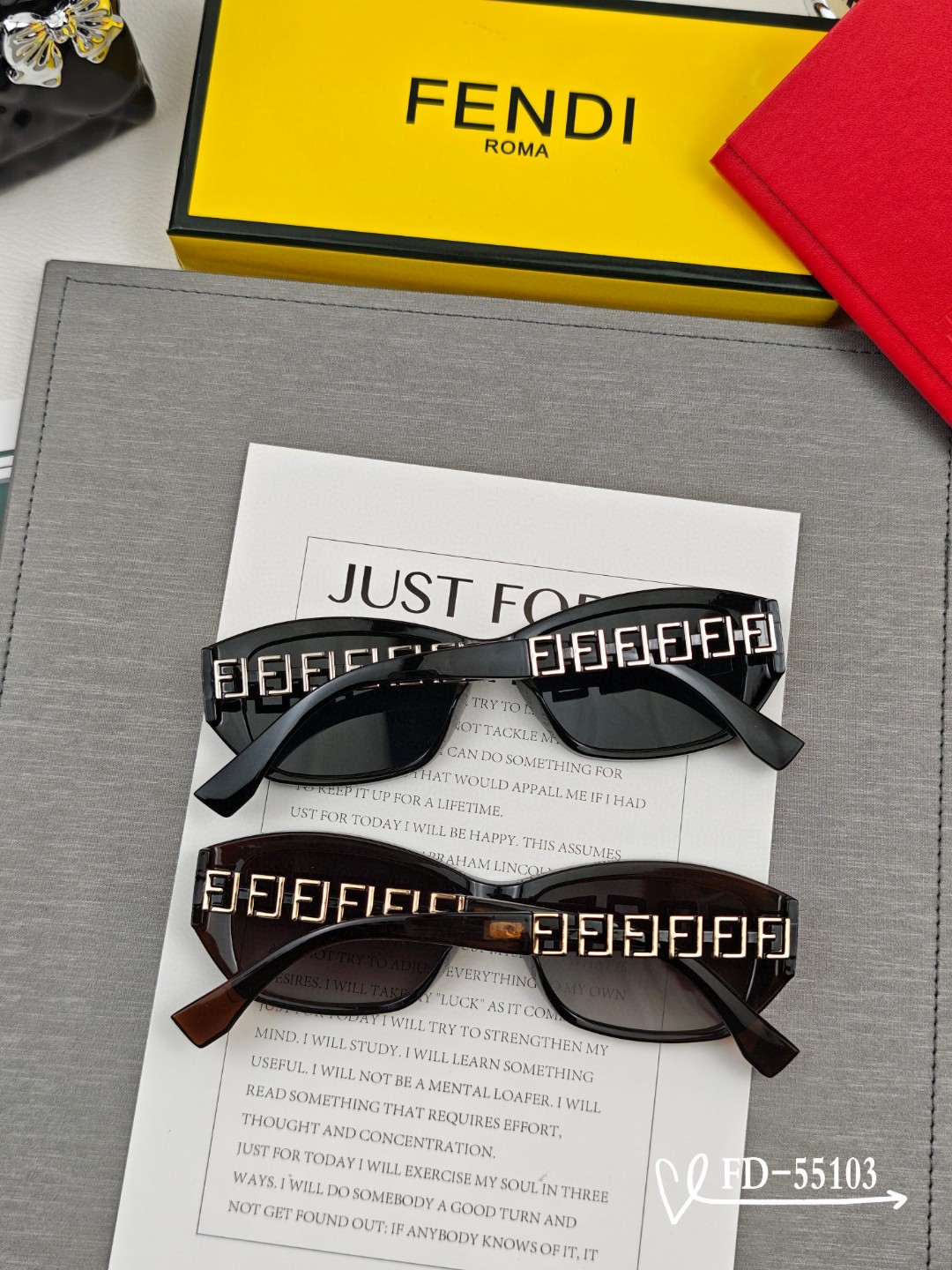   👓.【意大利芬迪-FENDI】
         🕶.【宝丽来树脂偏光镜片】
         ⭐️