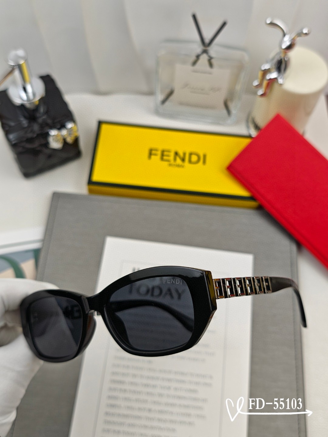   👓.【意大利芬迪-FENDI】
         🕶.【宝丽来树脂偏光镜片】
         ⭐️