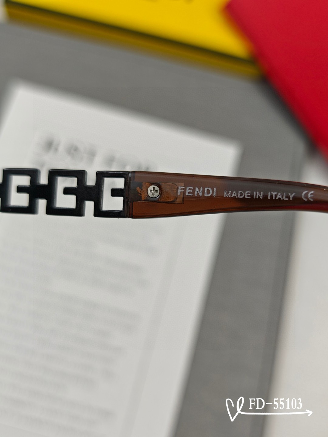  👓.【意大利芬迪-FENDI】
         🕶.【宝丽来树脂偏光镜片】
         ⭐️