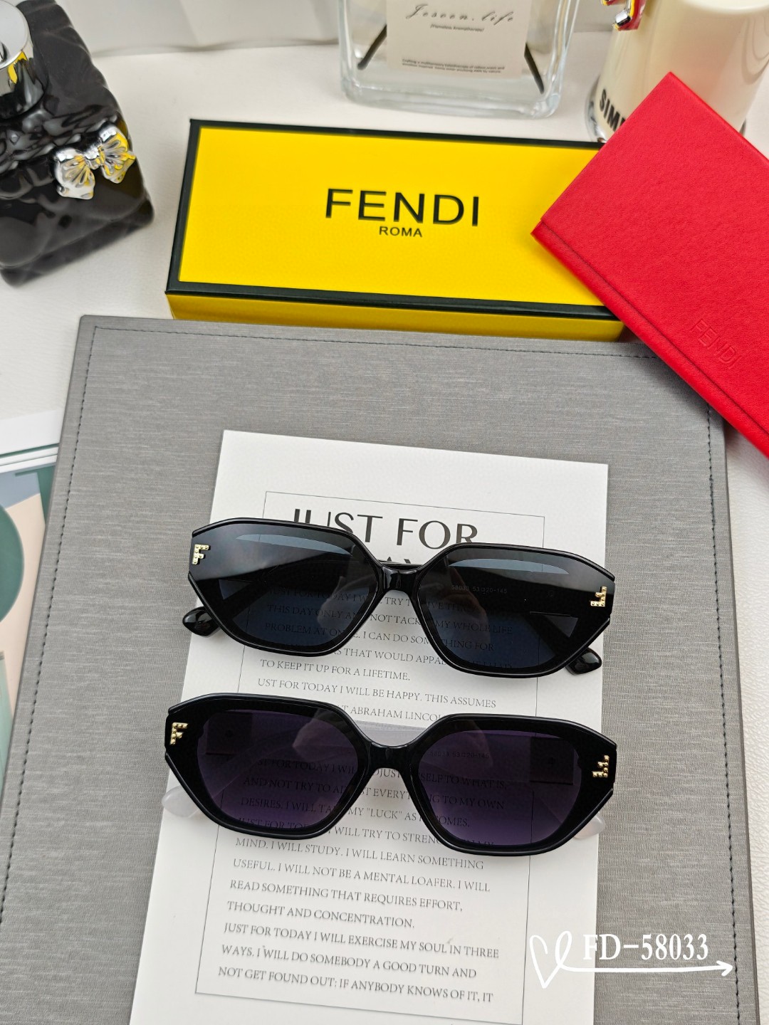   👓.【意大利芬迪-FENDI】
         🕶.【宝丽来树脂偏光镜片】
         ⭐️