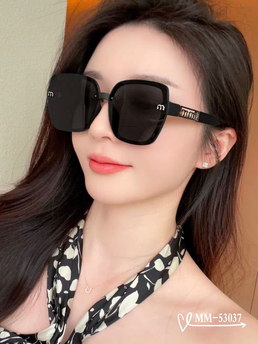   👓.【意大利谬谬-miumiu】
         🕶.【宝丽来树脂偏光镜片】
         ⭐