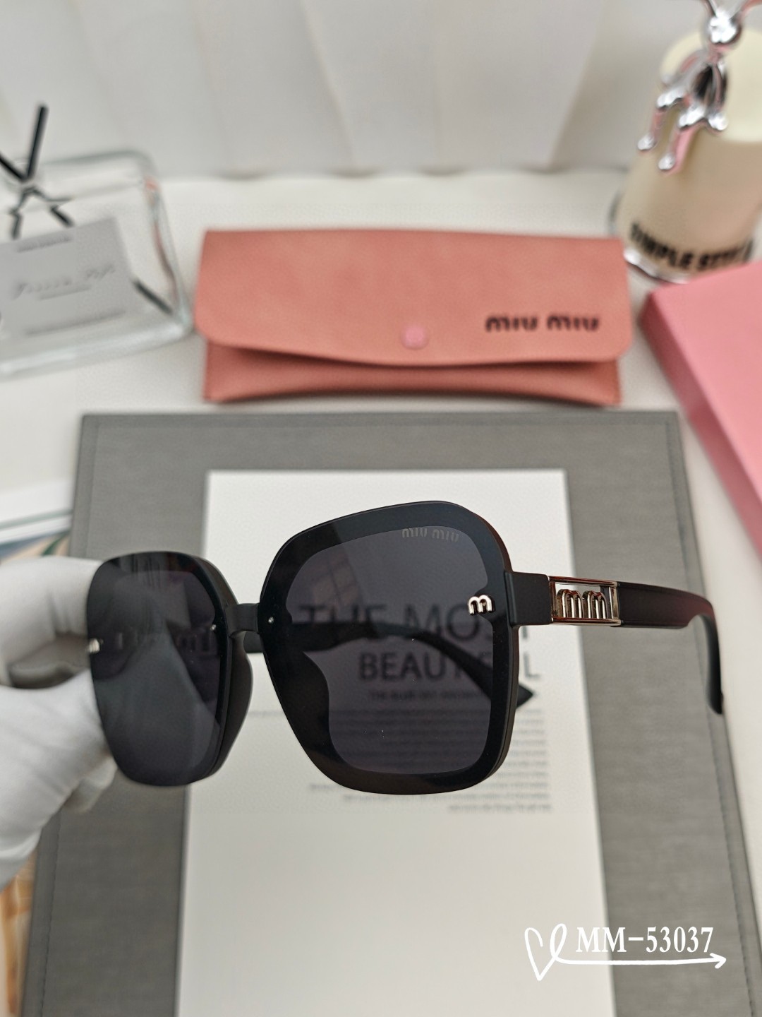   👓.【意大利谬谬-miumiu】
         🕶.【宝丽来树脂偏光镜片】
         ⭐