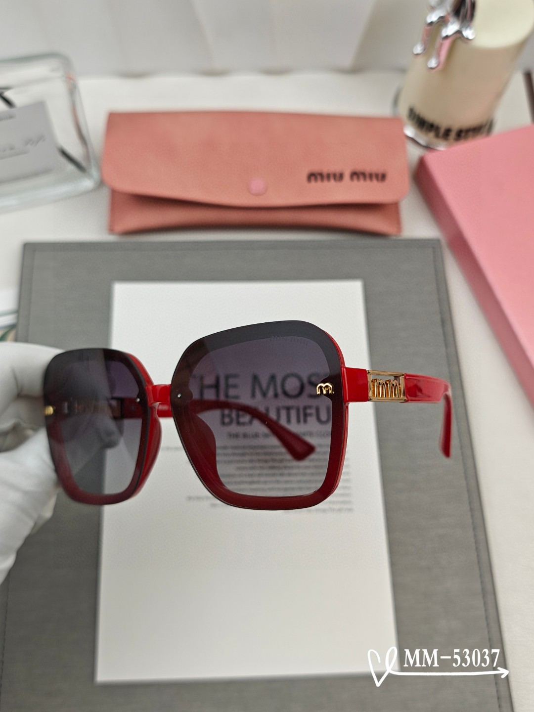   👓.【意大利谬谬-miumiu】
         🕶.【宝丽来树脂偏光镜片】
         ⭐
