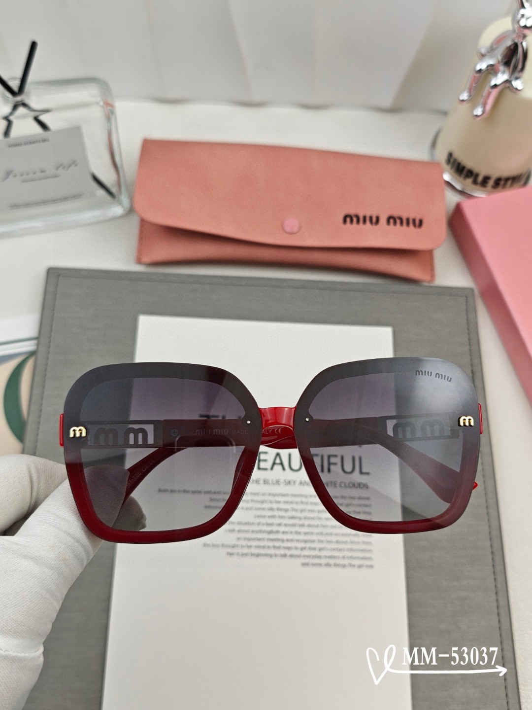   👓.【意大利谬谬-miumiu】
         🕶.【宝丽来树脂偏光镜片】
         ⭐