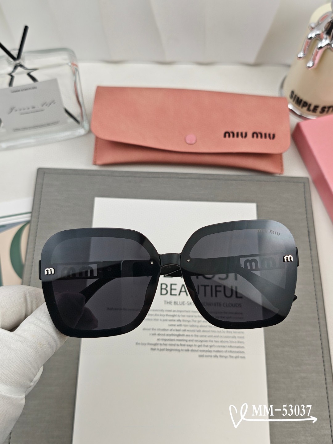  👓.【意大利谬谬-miumiu】
         🕶.【宝丽来树脂偏光镜片】
         ⭐