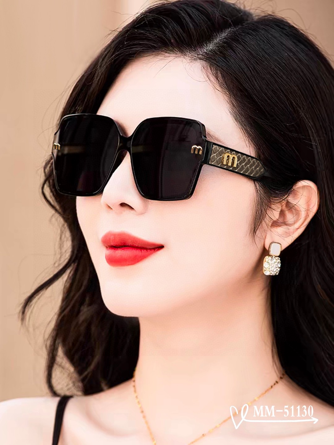   👓.【意大利谬谬-miumiu】
         🕶.【宝丽来树脂偏光镜片】
         ⭐
