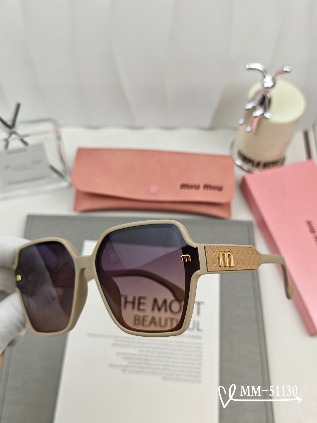   👓.【意大利谬谬-miumiu】
         🕶.【宝丽来树脂偏光镜片】
         ⭐